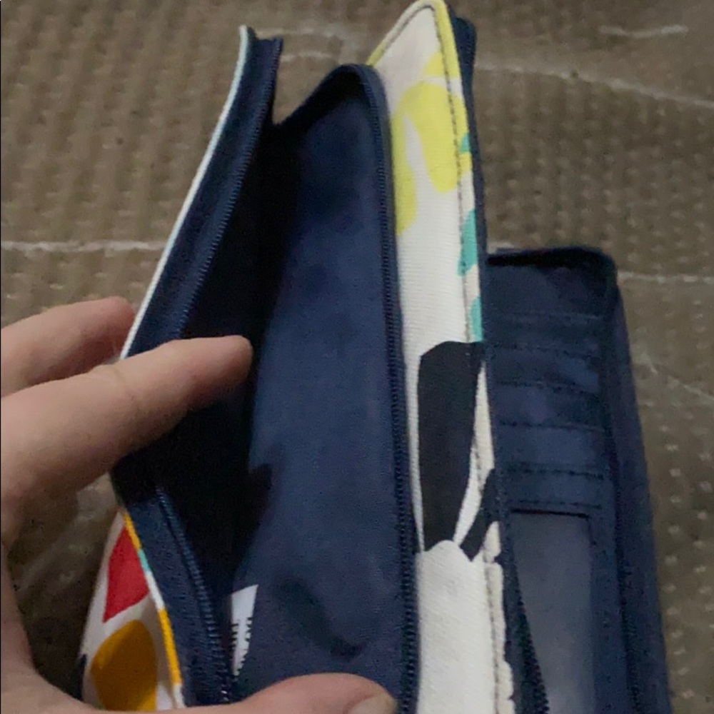 Thirty-One Wallet - Picture 4 of 4